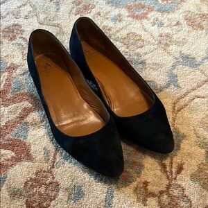 Aquatalia Black Flats Elegant Design